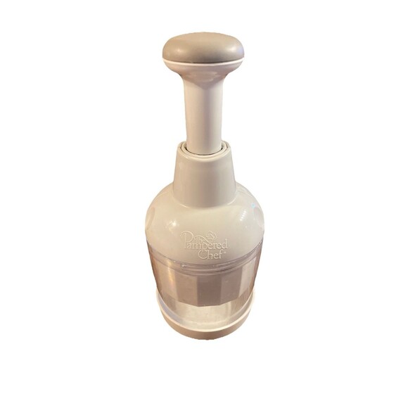 The Pampered Chef Food Chopper White #2585 Kitchen Utensil - Picture 1 of 4